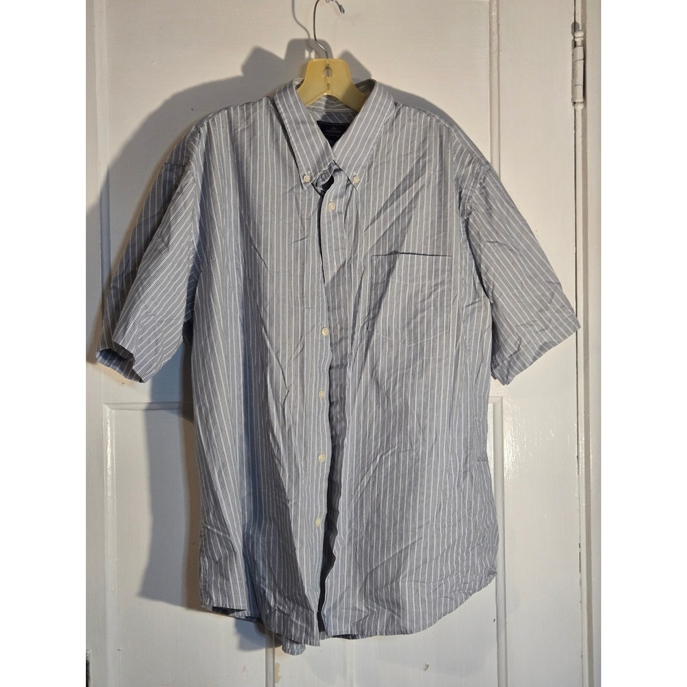 Dockers Mens XL Blue White Striped Short Sleeve Button Down Shirt Stain Defender